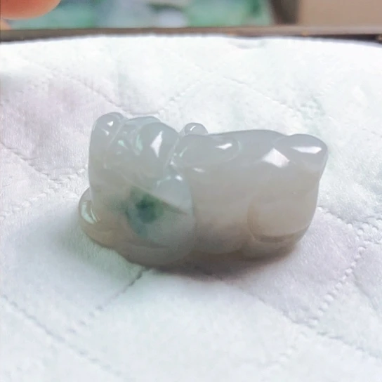 翡翠颈饰未镶嵌兰****司吊坠