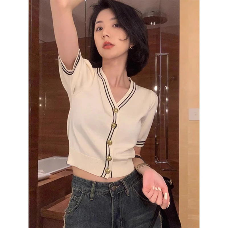 法式小香风白色冰丝v领短袖针织开衫女夏设计感小众修身短款上衣