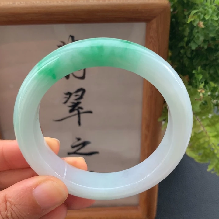 翡翠手镯未镶嵌翡翠手镯53