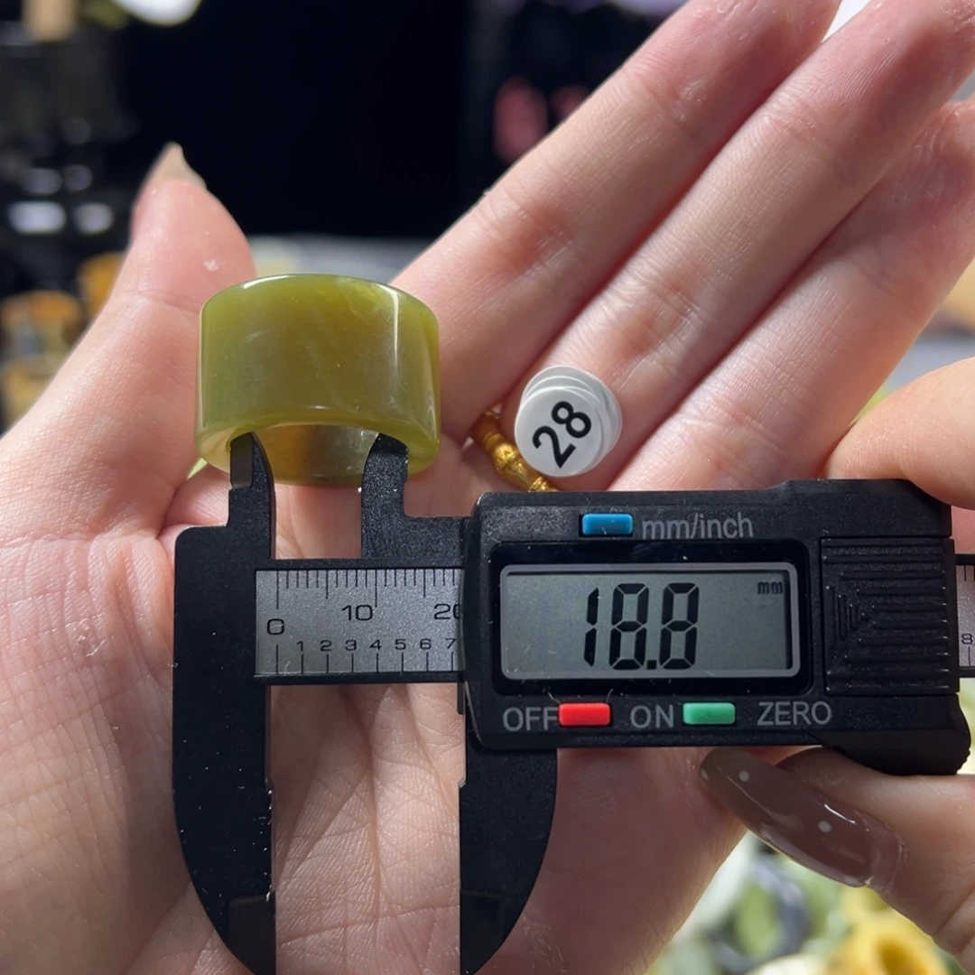 蛇纹石玉未镶嵌戒指