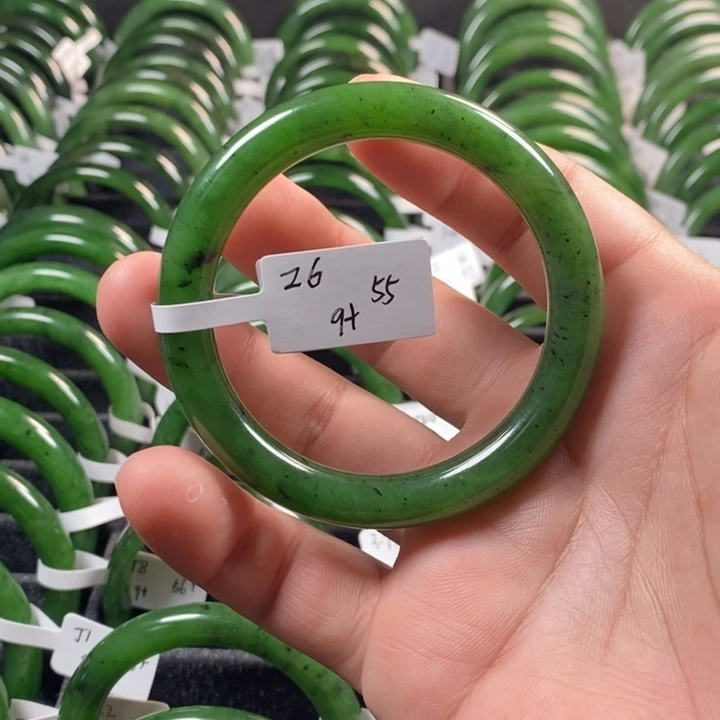 和田玉（碧玉）手镯未镶嵌55+