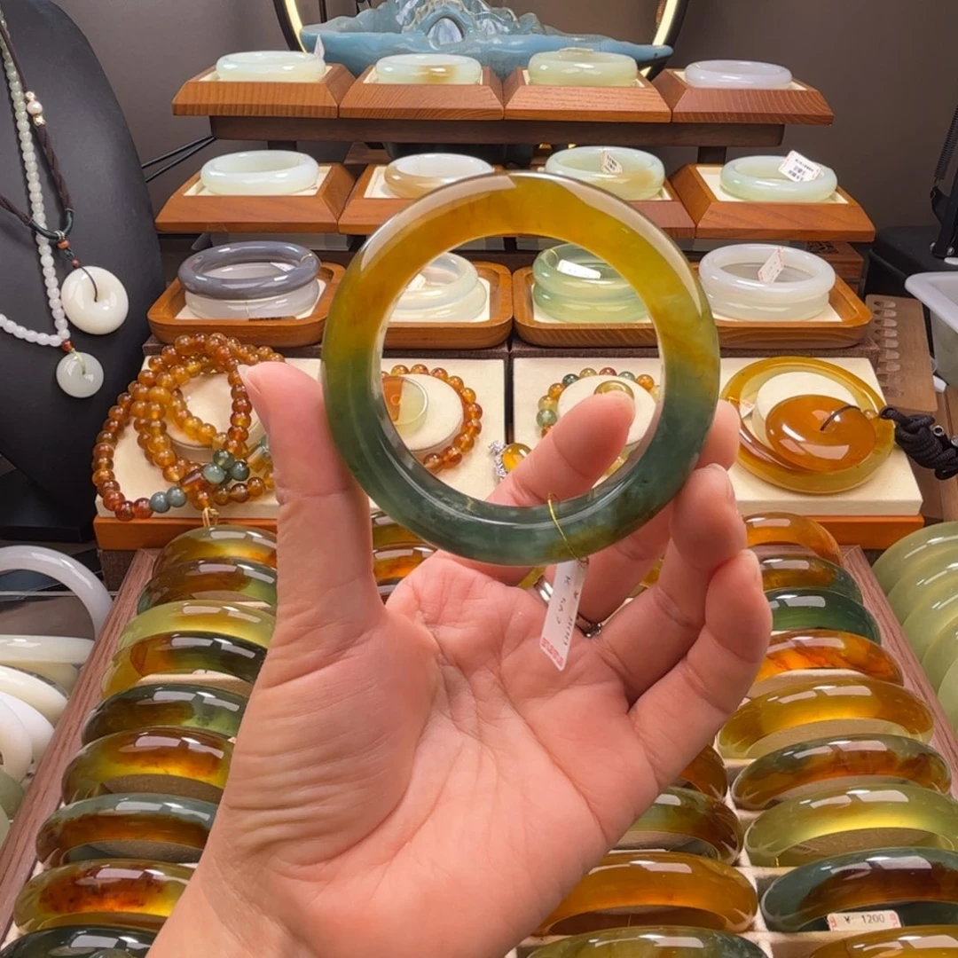 蛇纹石玉未镶嵌手镯56