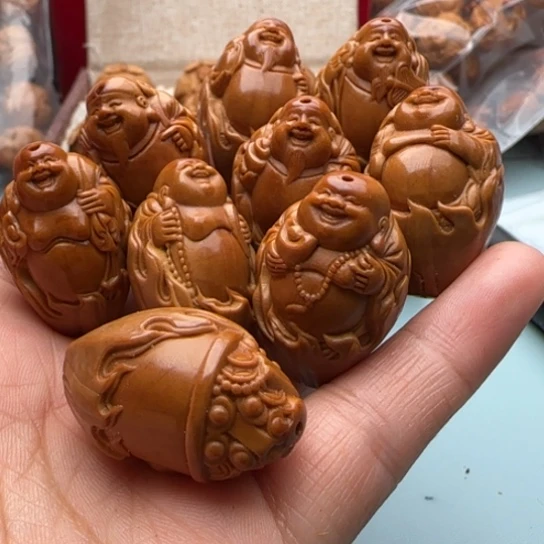 橄榄核手串雕刻工艺