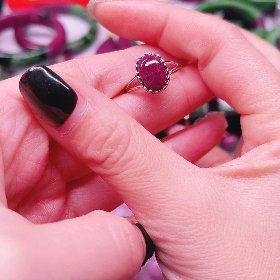 未镶嵌红宝石戒指