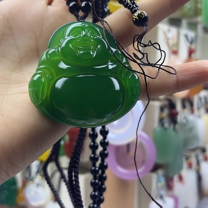 光***哥石英质玉未镶嵌颈饰