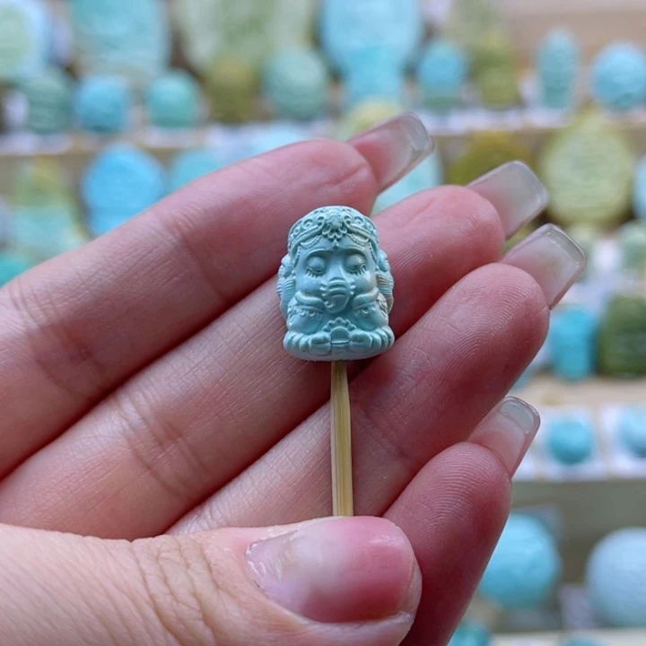 绿松石未镶嵌珠宝奇石