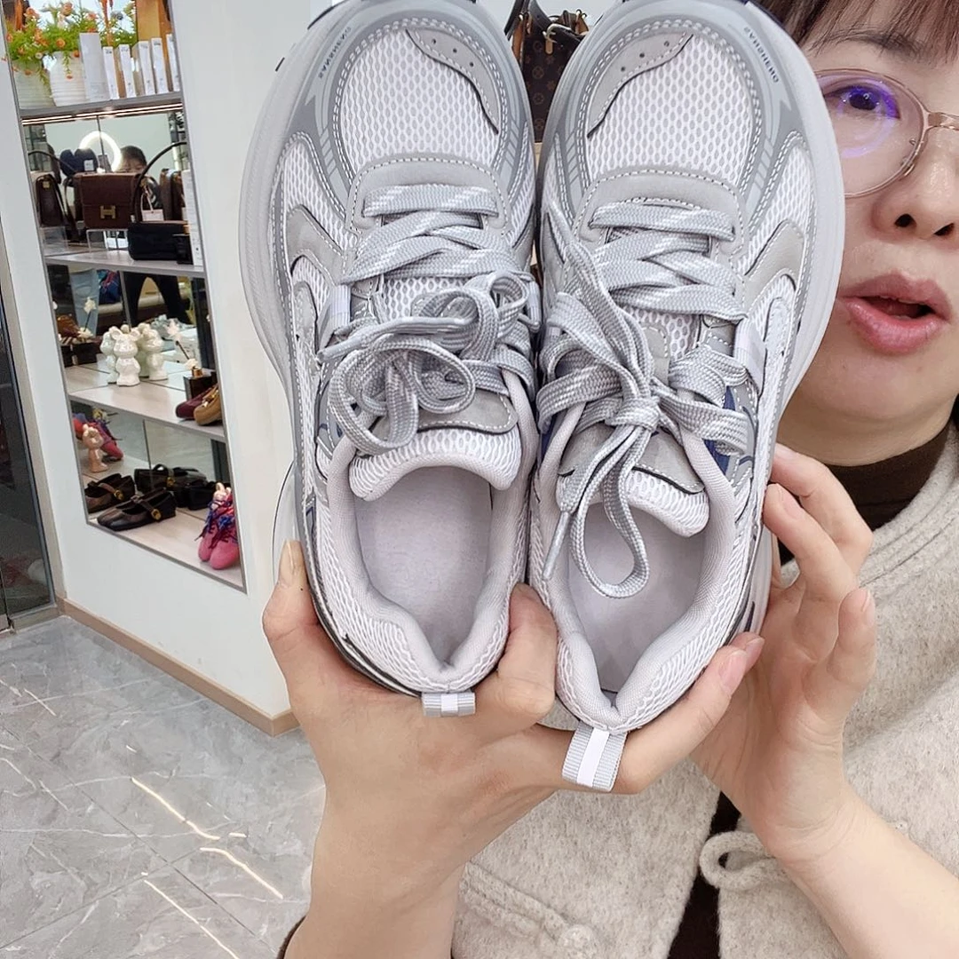 品牌女鞋实体店铺