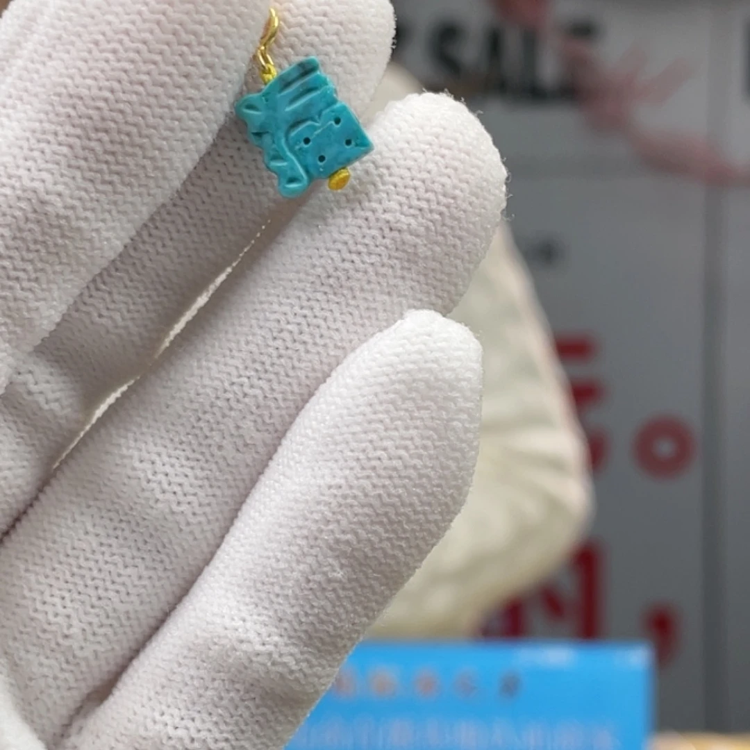 绿松石未镶嵌挂件