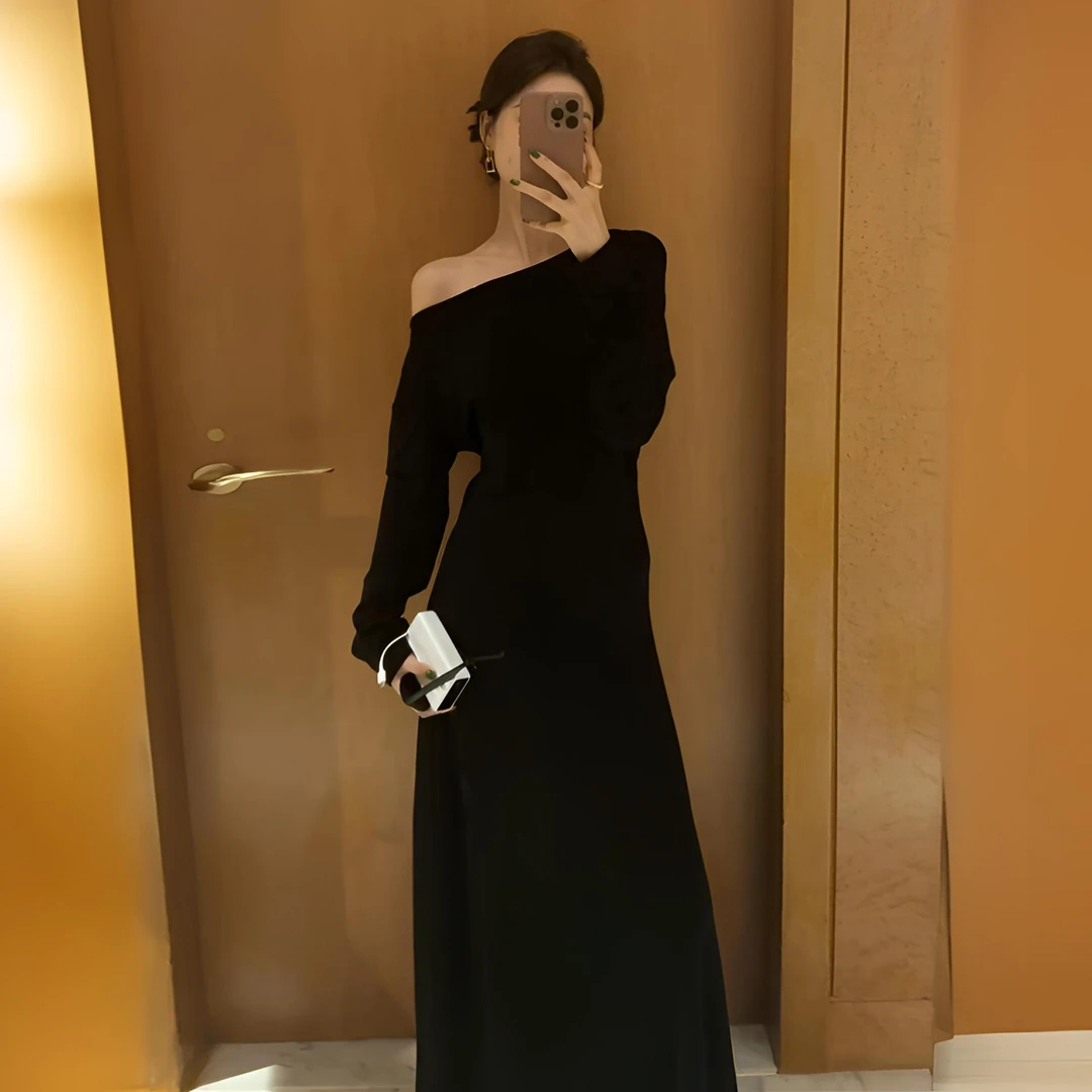 黑色气质一字肩赫本风连衣裙长款女秋冬长袖斜肩设计感打底长裙