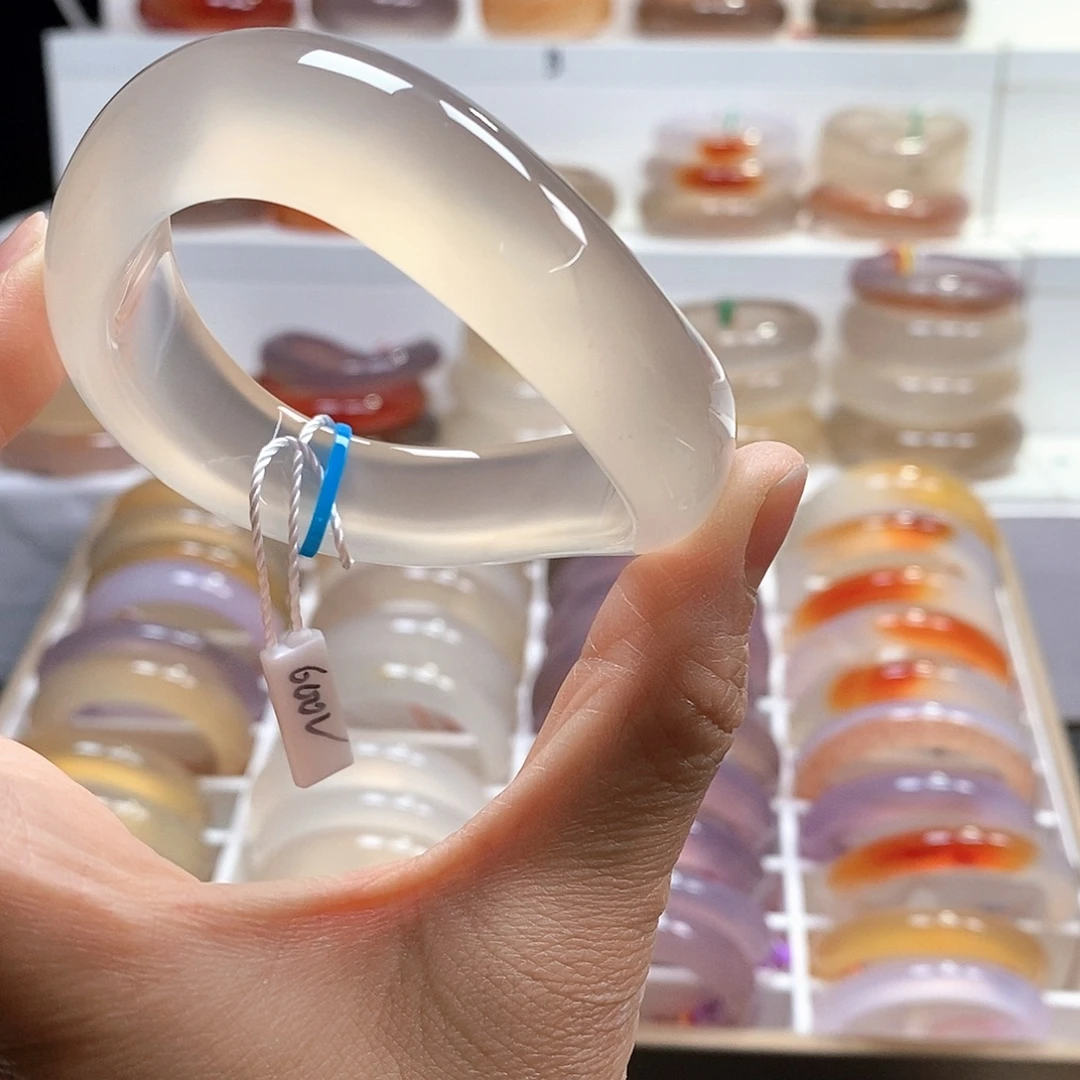 玛瑙/玉髓未镶嵌手镯