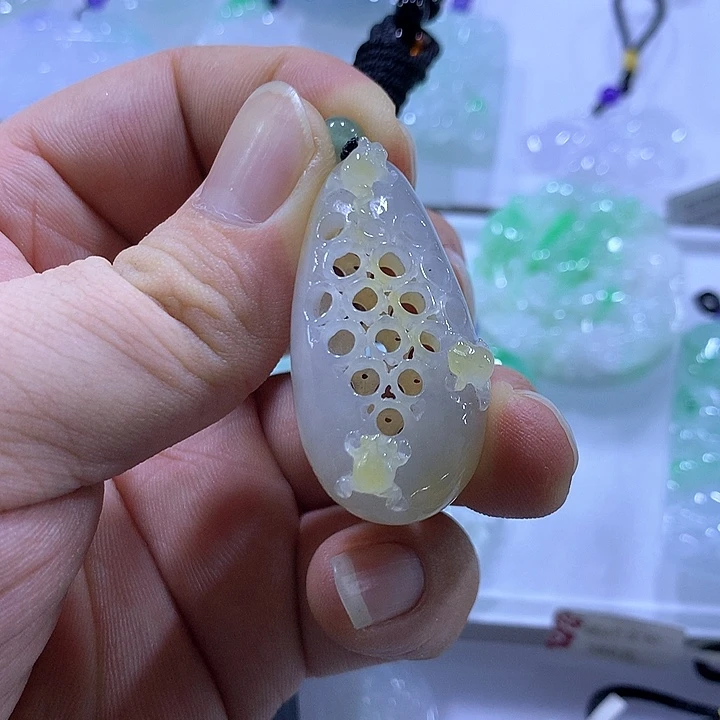 翡翠未镶嵌颈饰天然翡翠A货吊坠