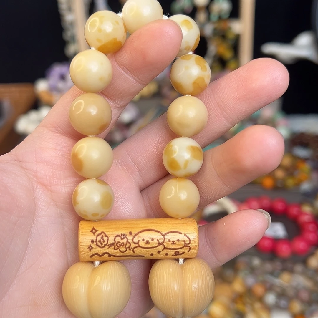 奶黄牙牙果手捻。