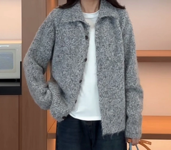 冬季新款时髦毛针织衫软糯毛衣慵懒松弛灰色翻领针织外套（长60）