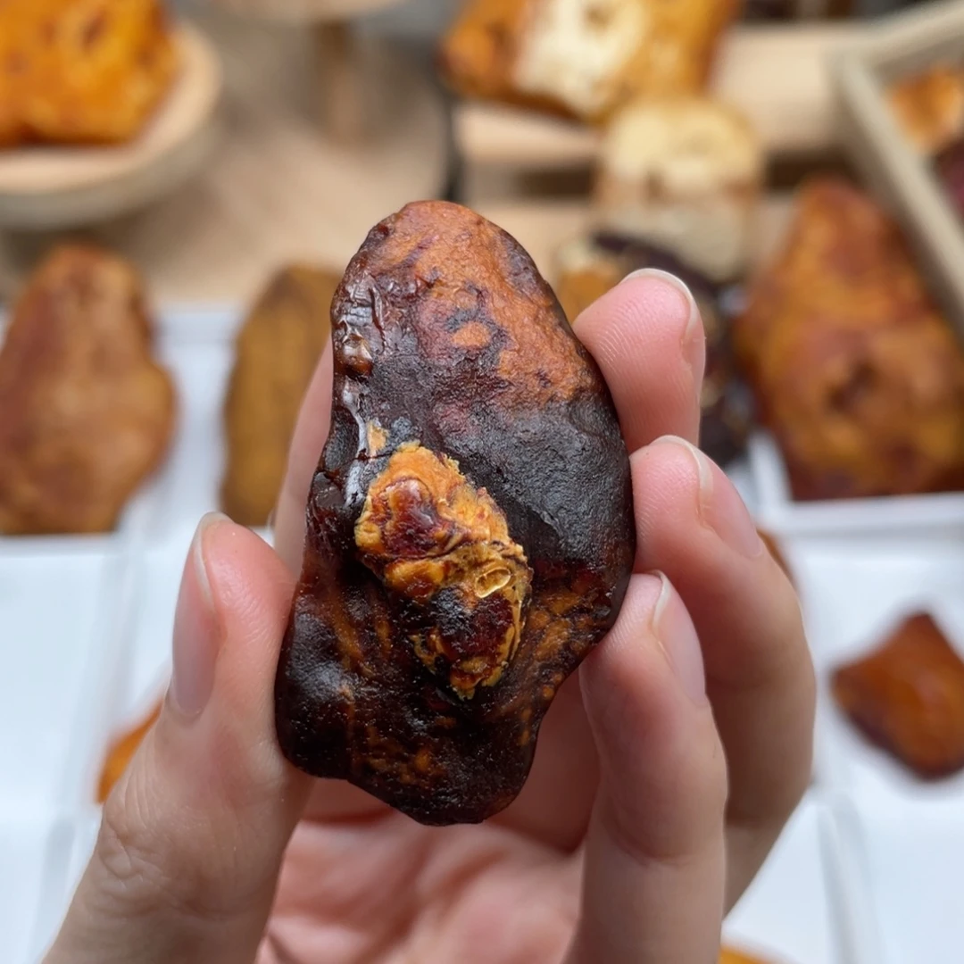 琥珀未镶嵌珠宝奇石