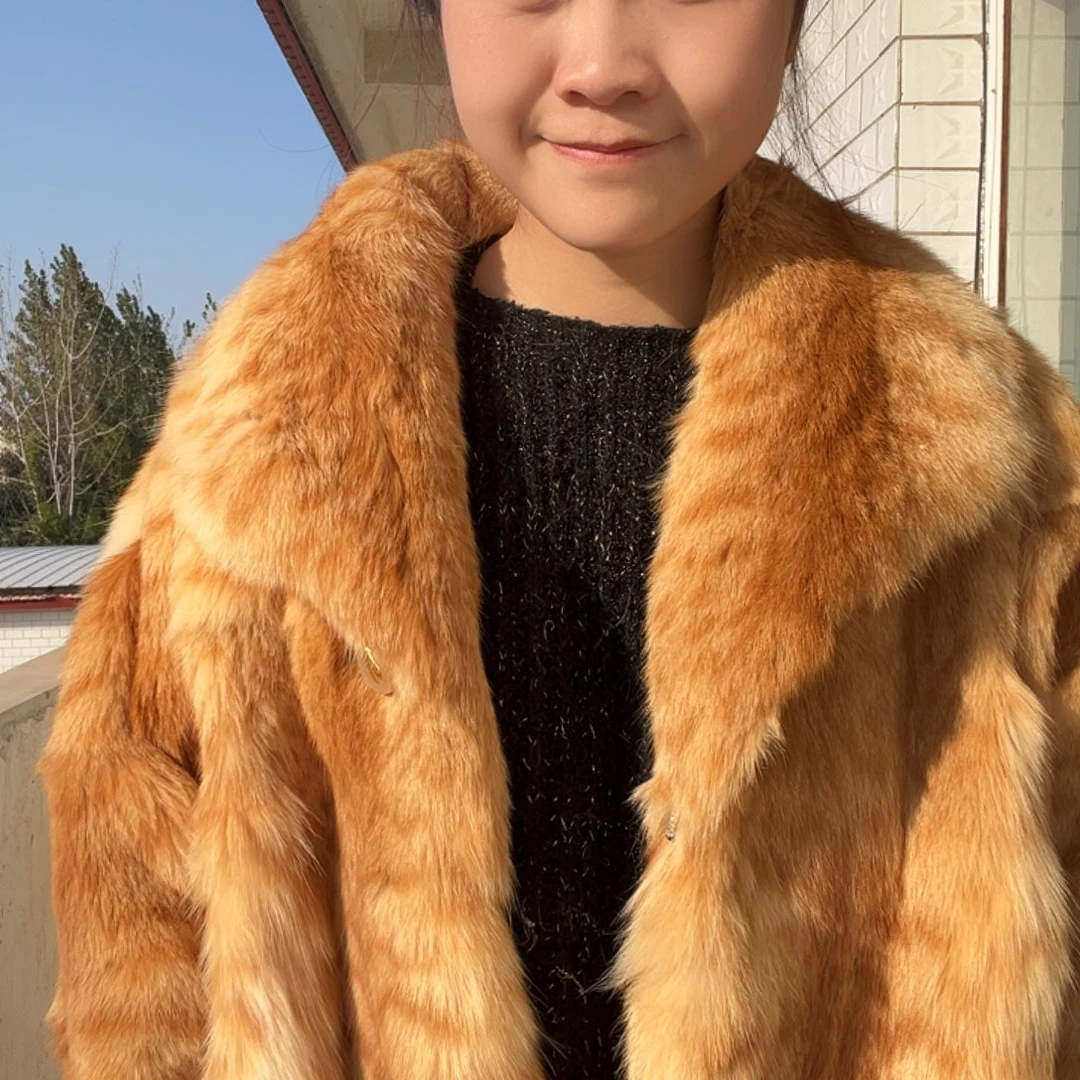 黄色花纹短款外套