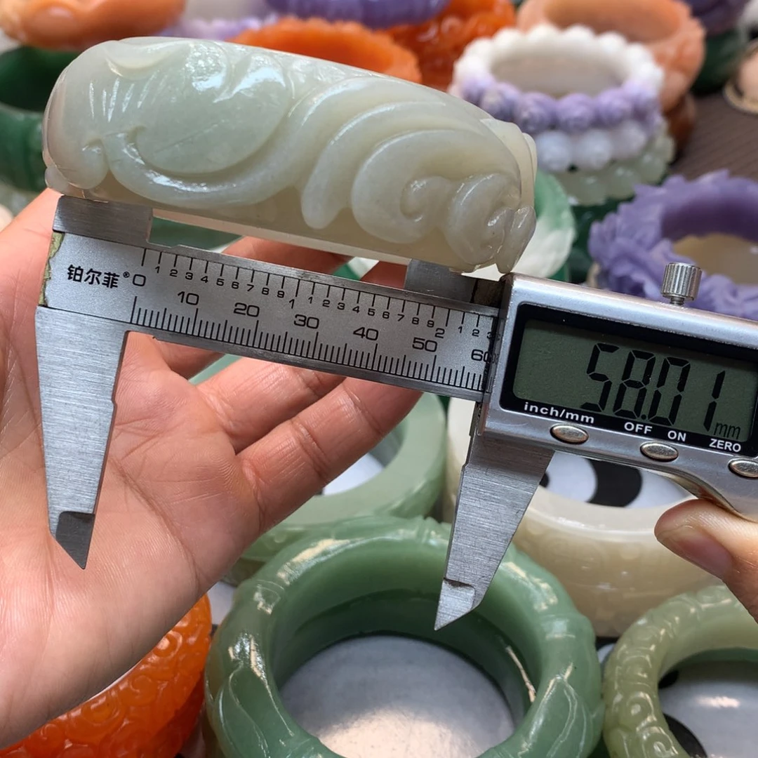 未镶嵌手镯石英质玉