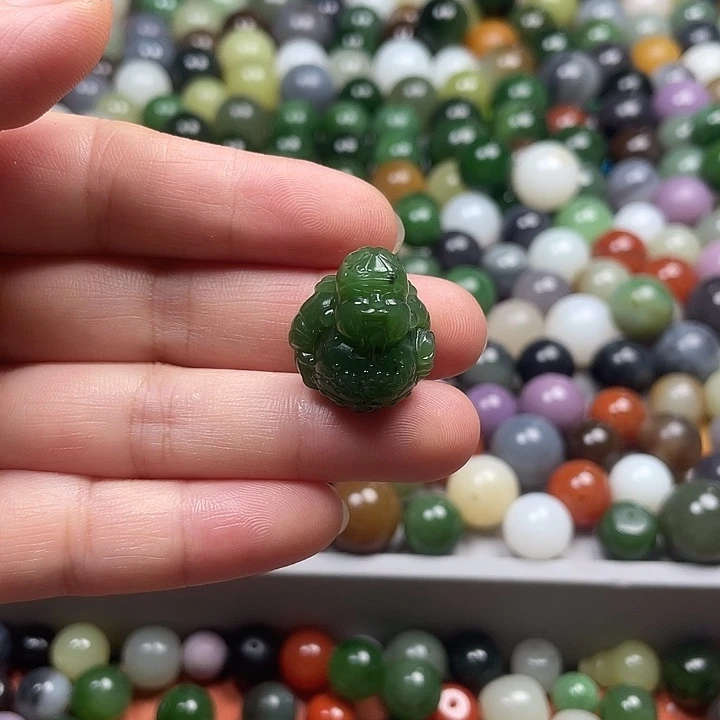 未镶嵌和田玉车挂