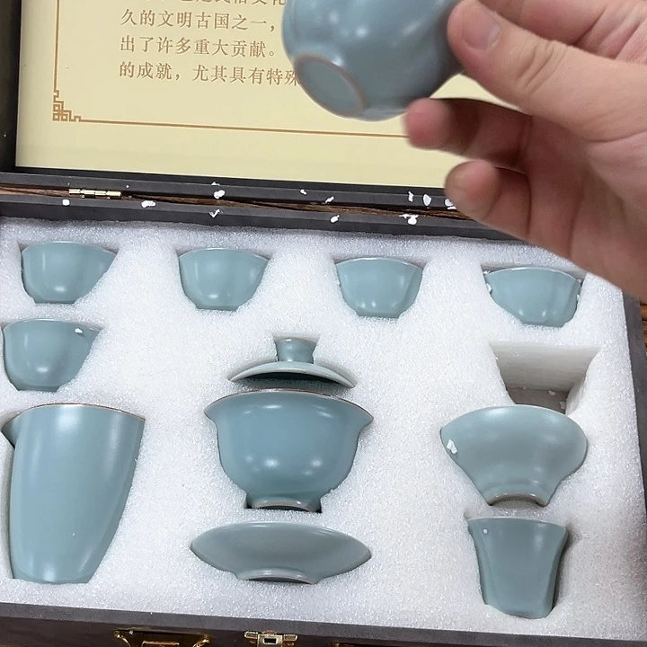 孤品茶具套装等。