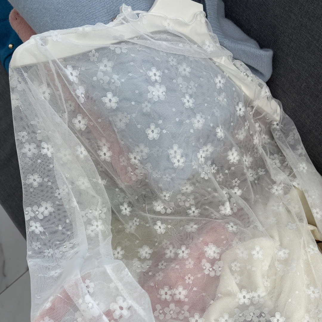 超柔软毛衣叠搭蕾丝小衫