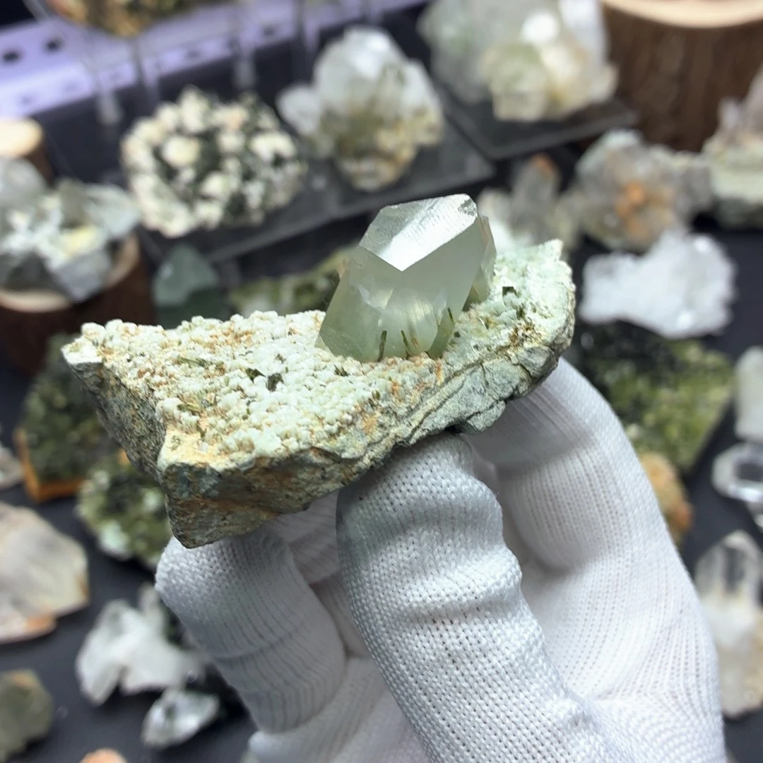 石材超美绿兔毛晶簇