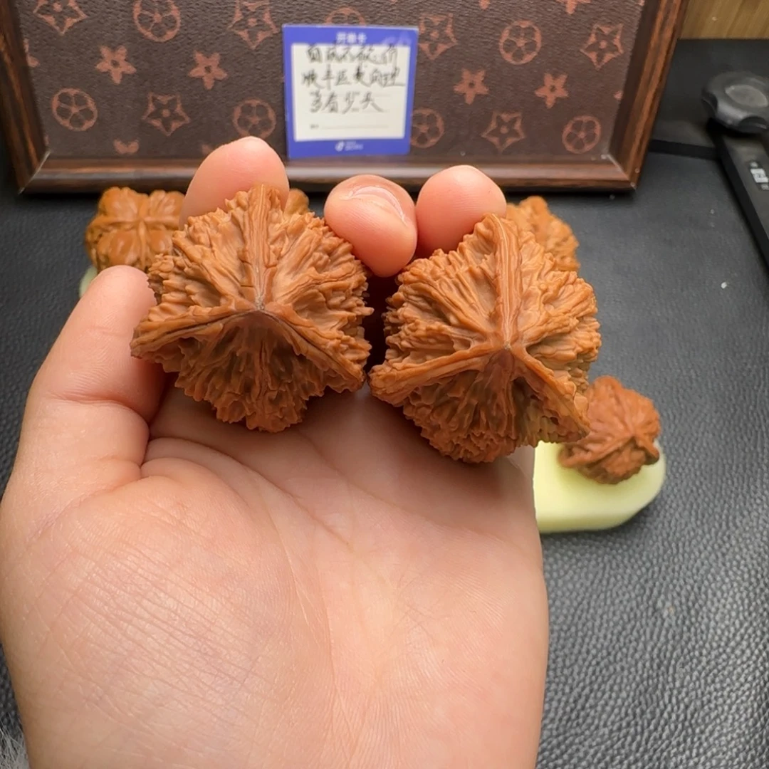 文玩核桃把件37尺寸 流星雨三棱