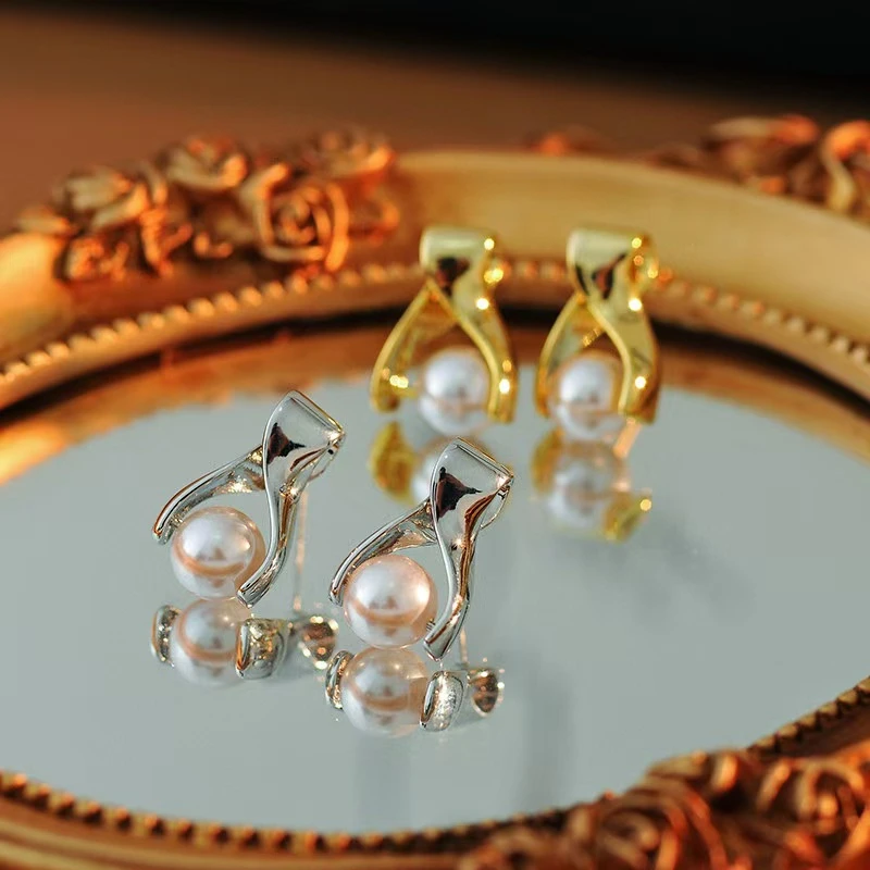 铜合金耳饰 e150---冷淡风珠珠耳钉法式新潮轻奢耳饰