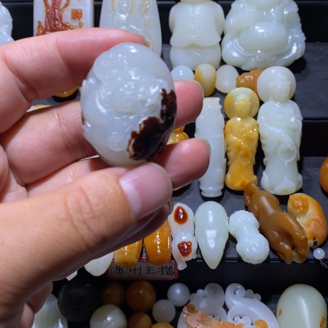 *****和田玉未镶嵌颈饰