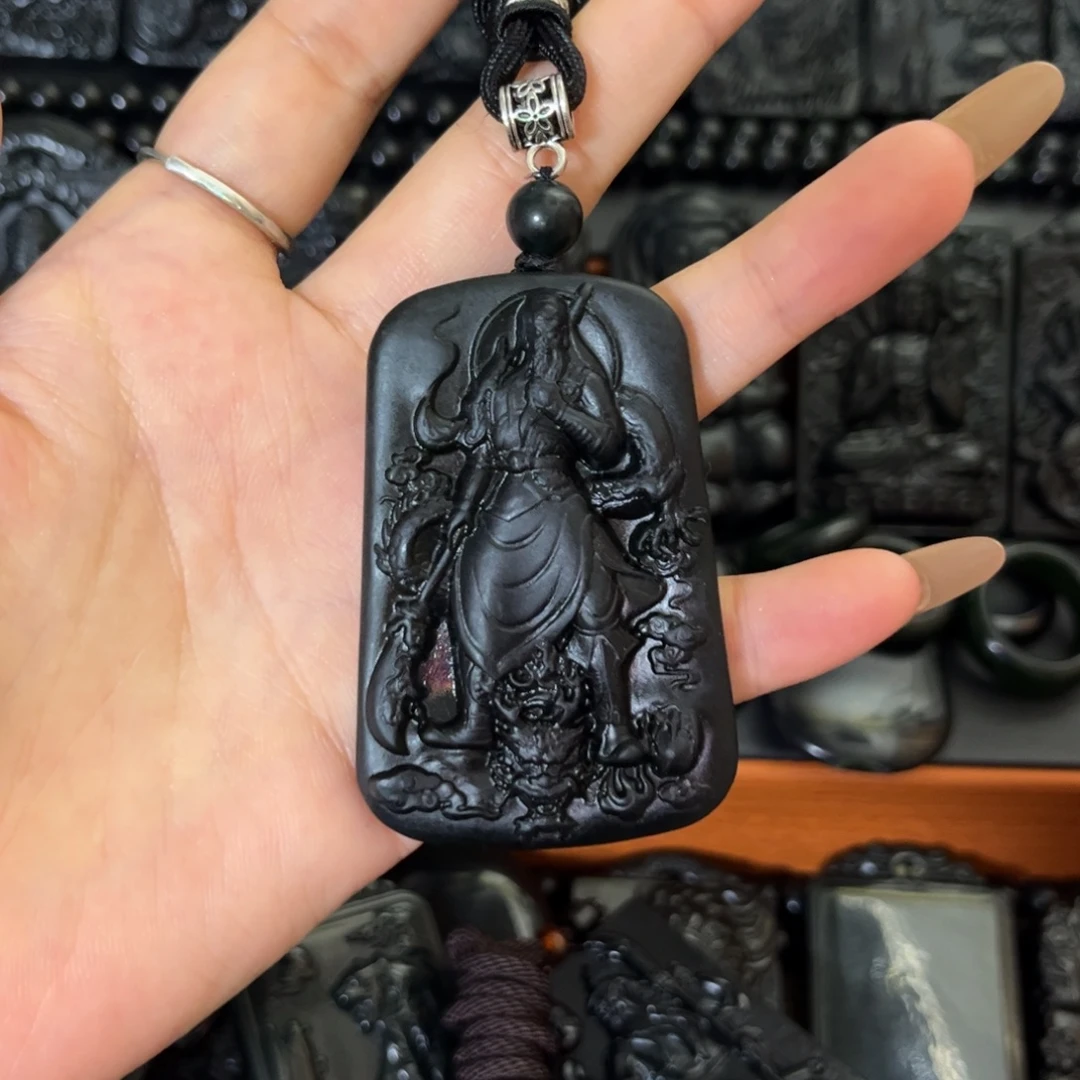 ****光蛇纹石玉未镶嵌颈饰