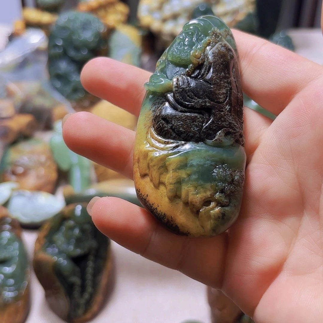 很***人岫岩河磨玉（透闪石质玉）未镶嵌挂件
