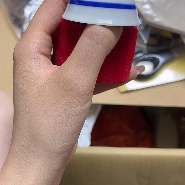 瓷片祥***吕这是一个人