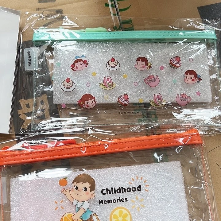 不二家笔袋，两个笔袋。