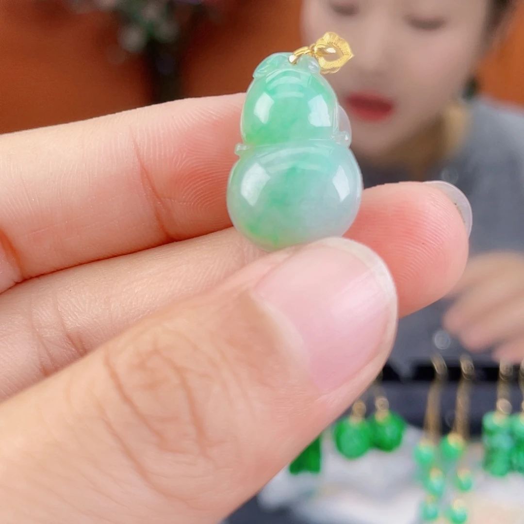 翡翠18K金镶嵌耳饰