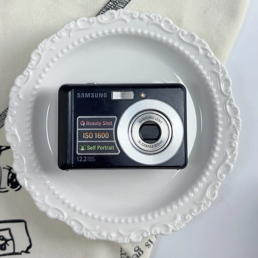 9新 Samsung/三星 ES17（no退换）自备5号电池，其他配件齐全