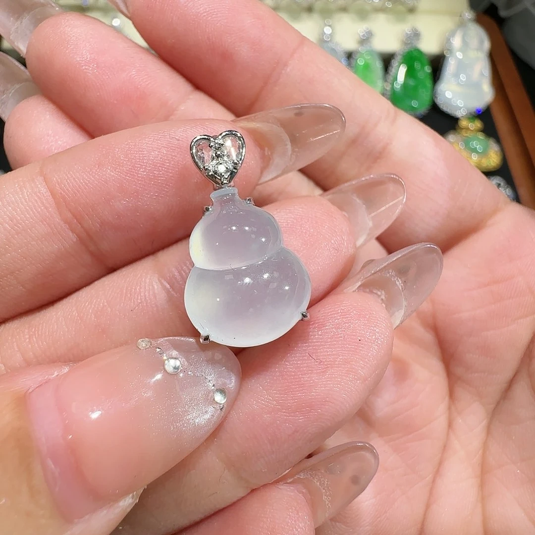 【闪购商品】颈饰18K金镶嵌翡翠