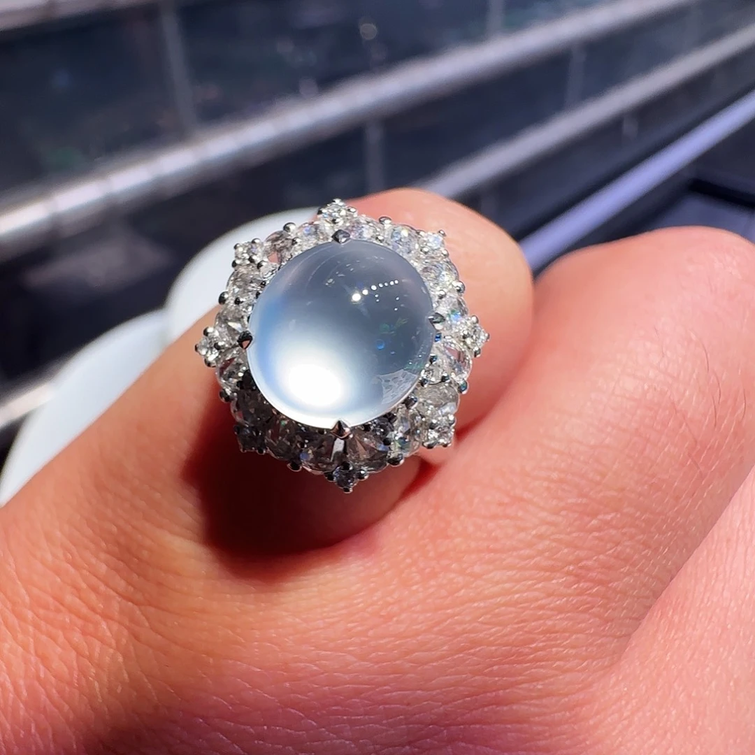 翡翠18K金镶嵌戒指