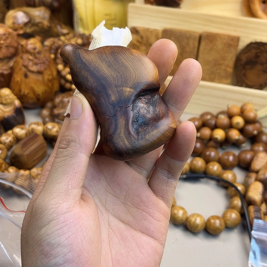 把件柏木（崖柏）黑骨随型