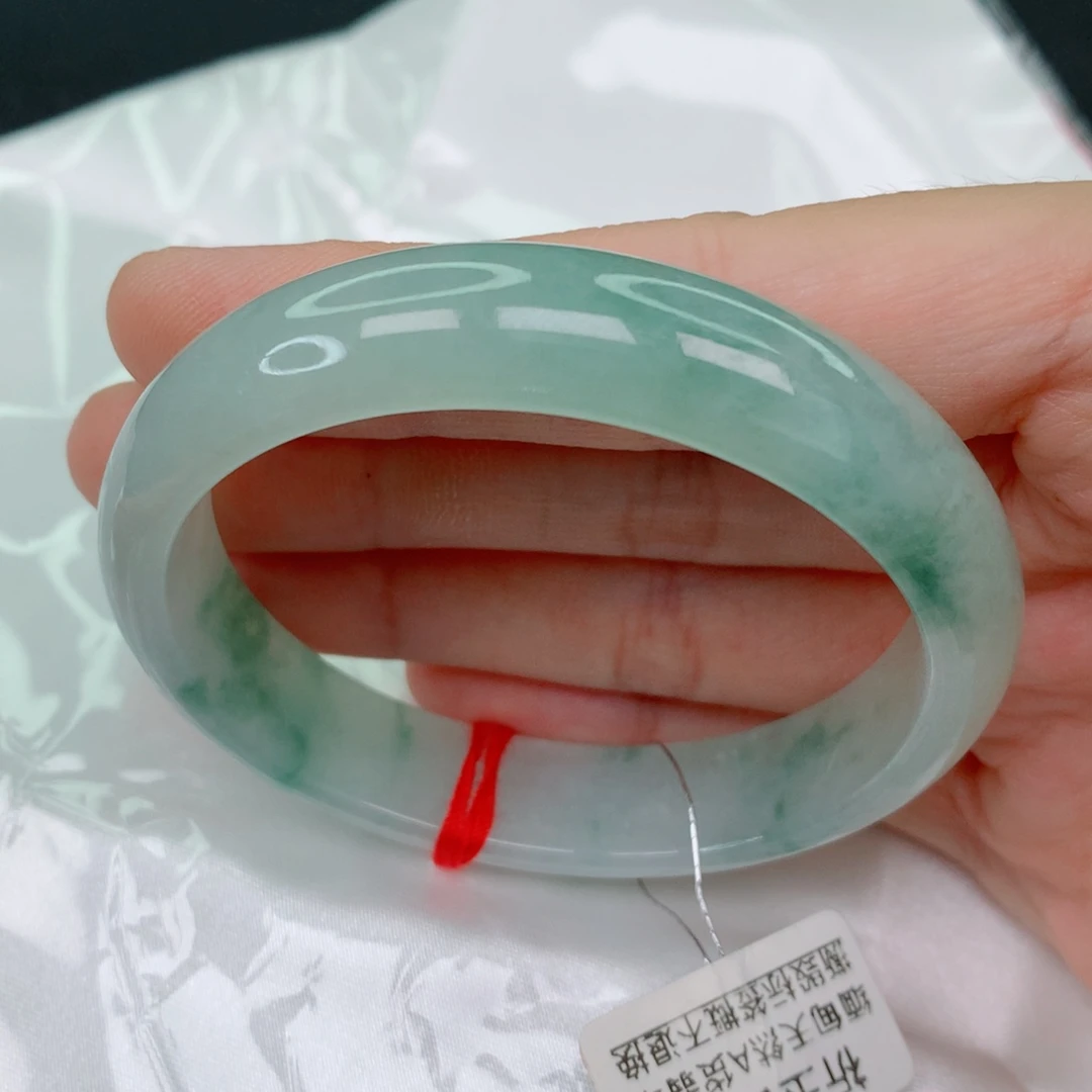 未镶嵌手镯翡翠54.2贵妃，清透飘花