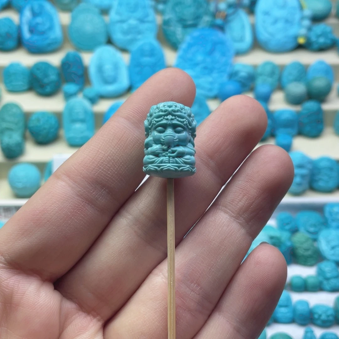 绿松石未镶嵌天然原矿绿松石雕刻件