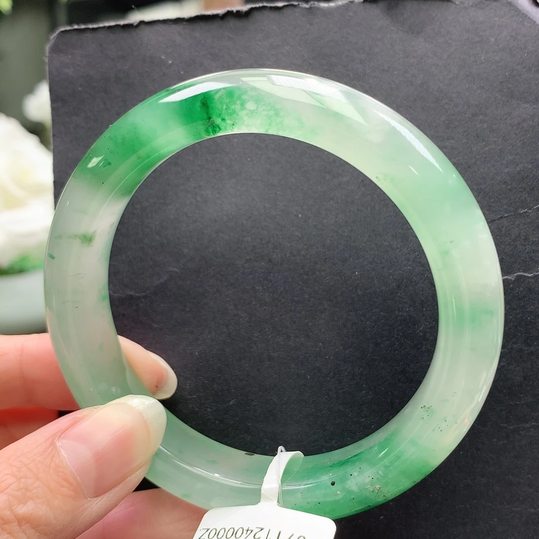 石英质玉未镶嵌手镯