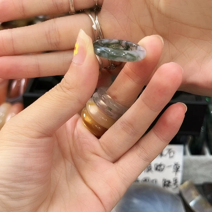 玛瑙/玉髓手镯未镶嵌