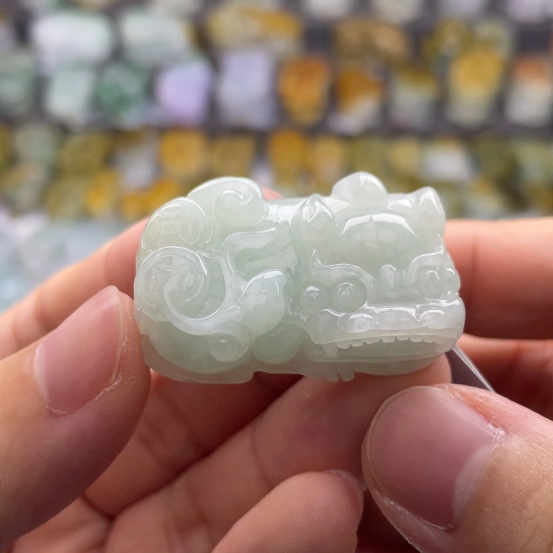n***y翡翠未镶嵌颈饰貔貅