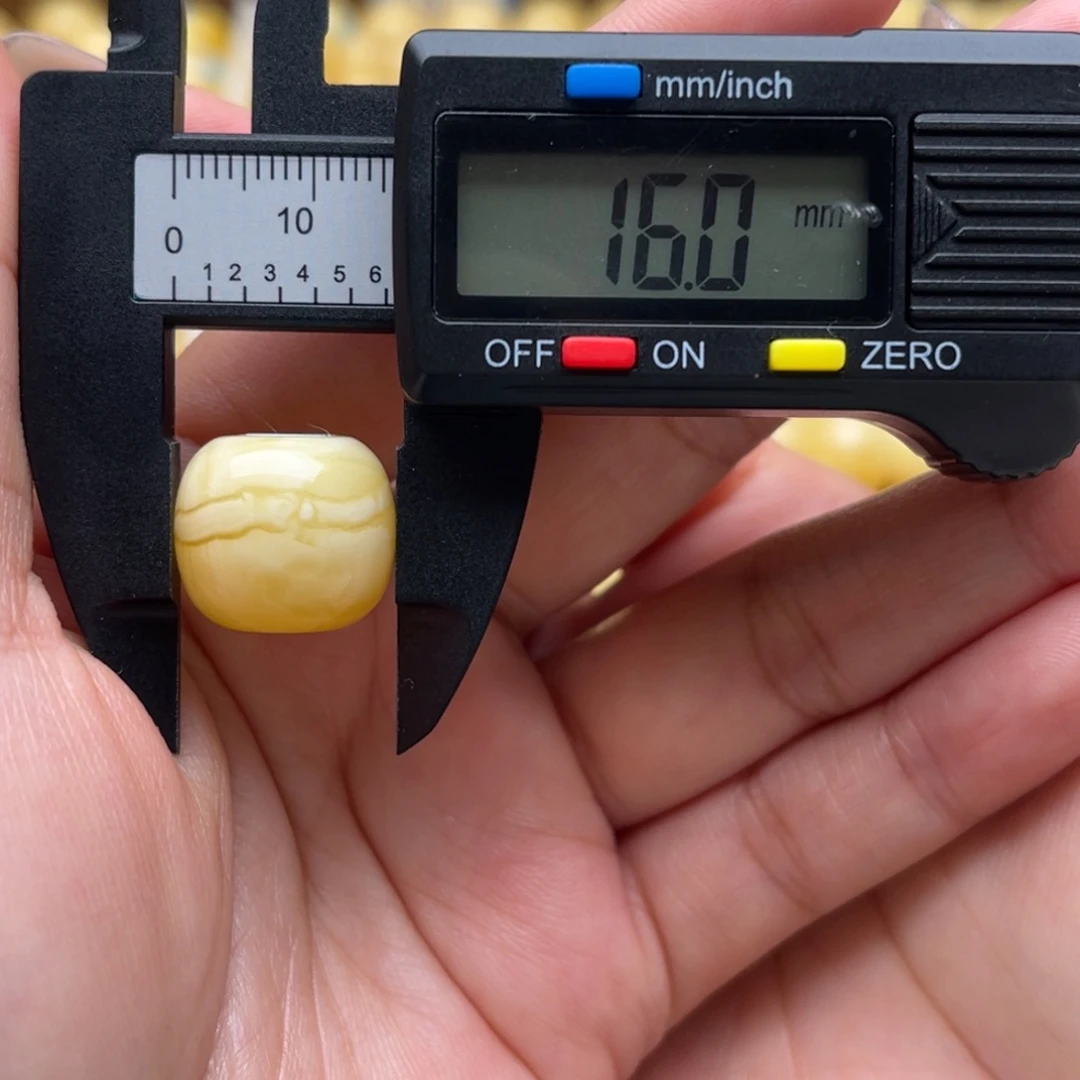 琥珀未镶嵌裸石蜜蜡墩子笑