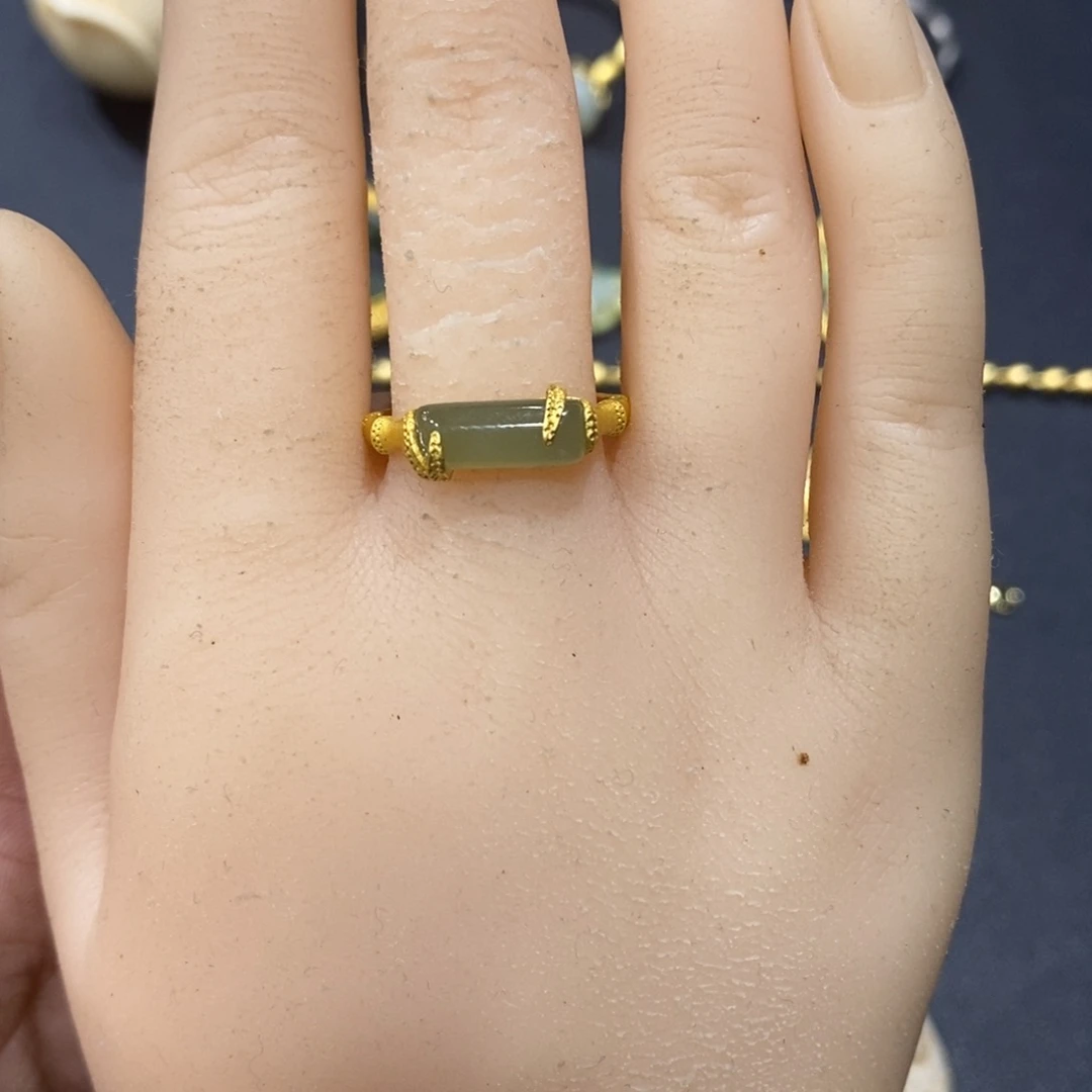 和田玉戒指银S925镀金镶嵌