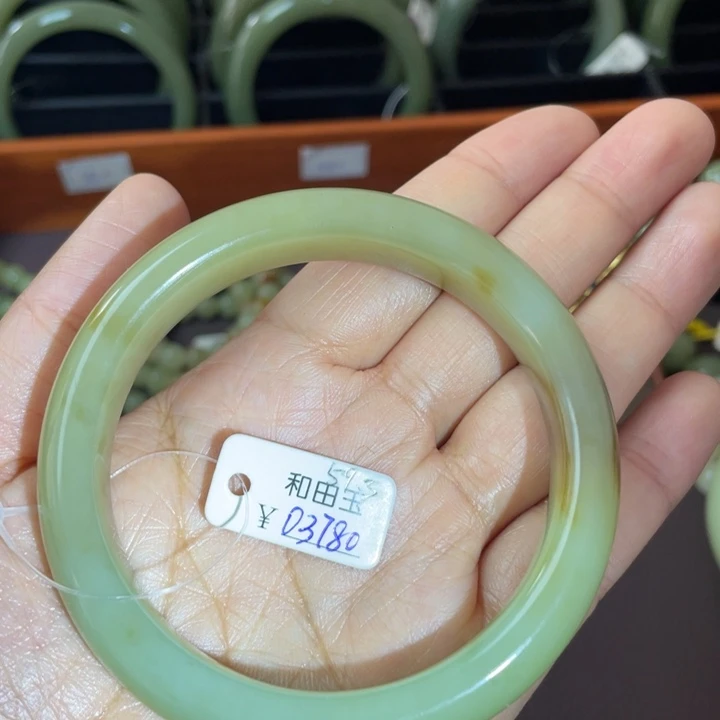 和田玉未镶嵌手串