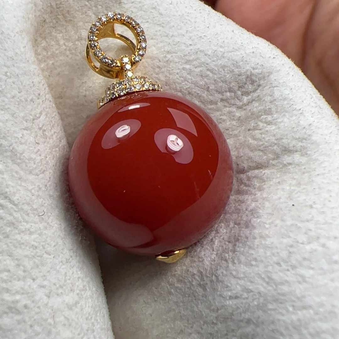 南红玛瑙吊坠18K金镶嵌
