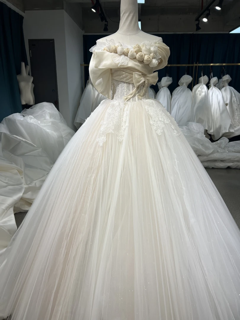 2025新款齐地婚礼婚纱，户外婚礼，酒店婚礼均可