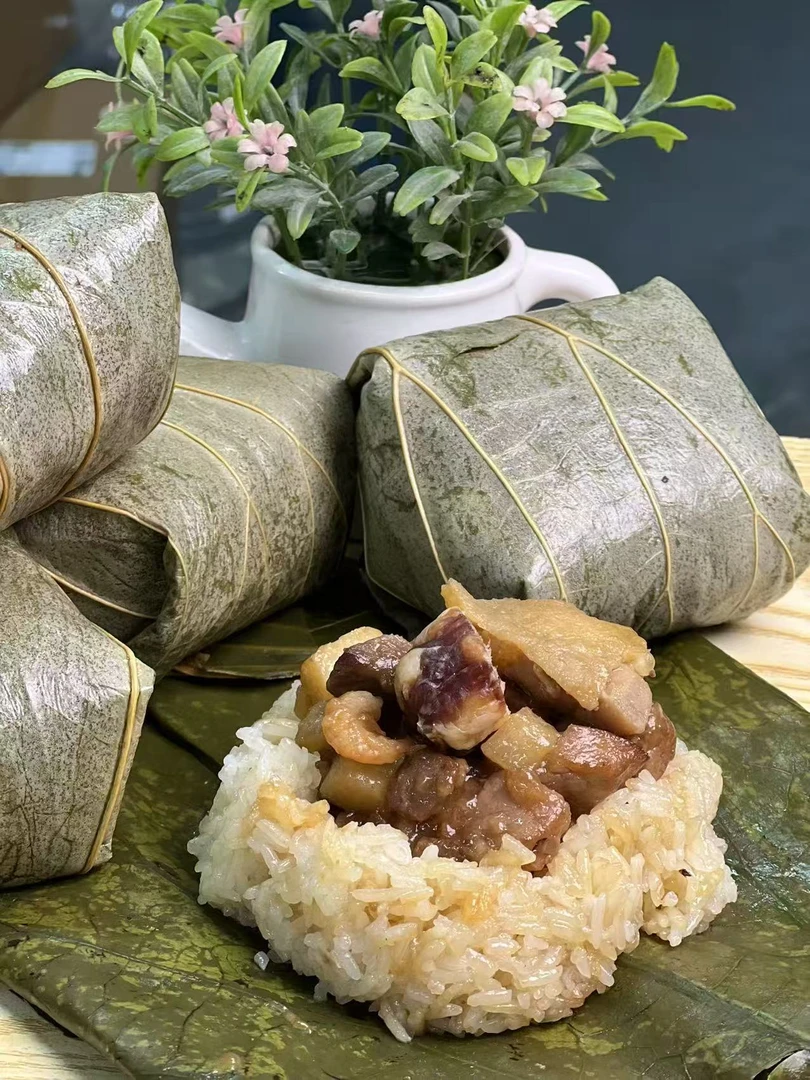 【小团购】招牌糯米鸡2只+招牌龟苓膏2支+1包韭菜饺子+1小馒头