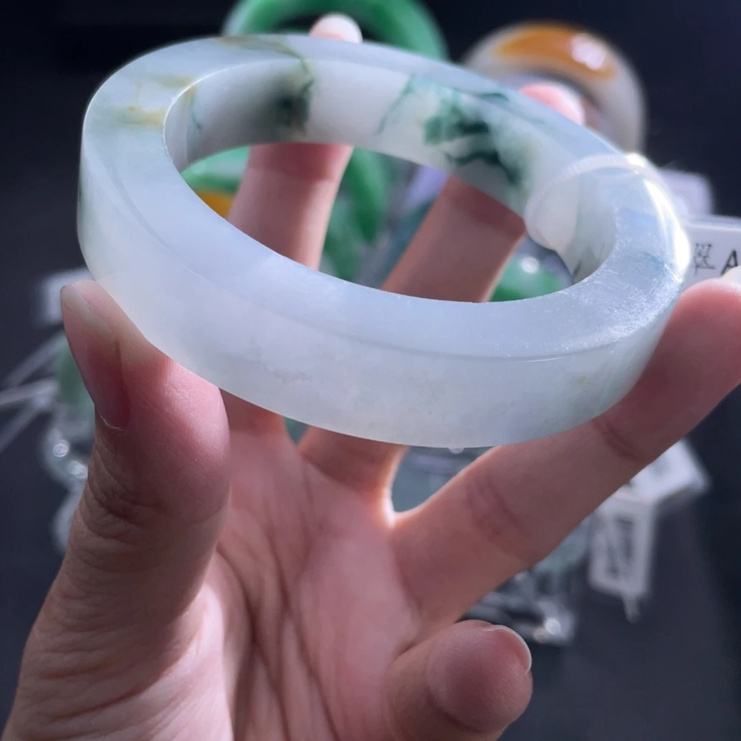 定制翡翠未镶嵌手镯