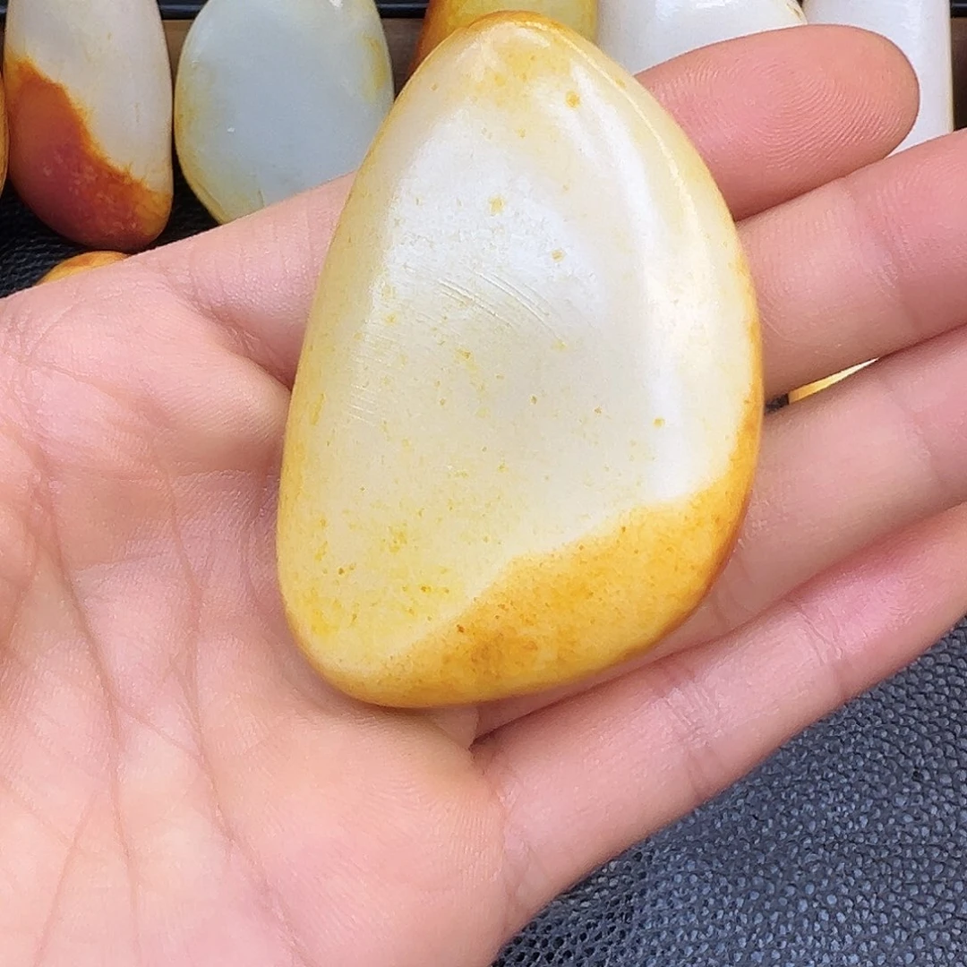 和田玉未镶嵌珠宝奇石