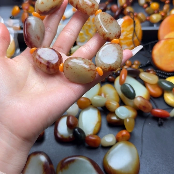 用***7和田玉未镶嵌颈饰